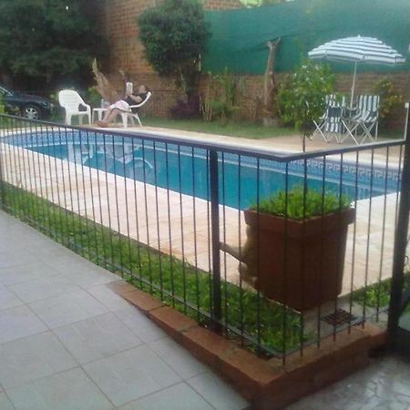 Residencial Azaleas Place Guest House Puerto Iguazú Exterior foto
